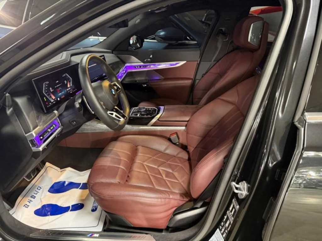 BMW 7시리즈 7시리즈 (G70) 740i xDrive M 스포츠 이미지 6