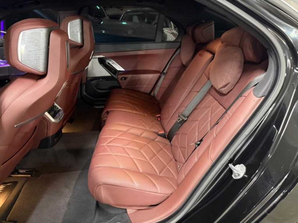 BMW 7시리즈 7시리즈 (G70) 740i xDrive M 스포츠 이미지 7