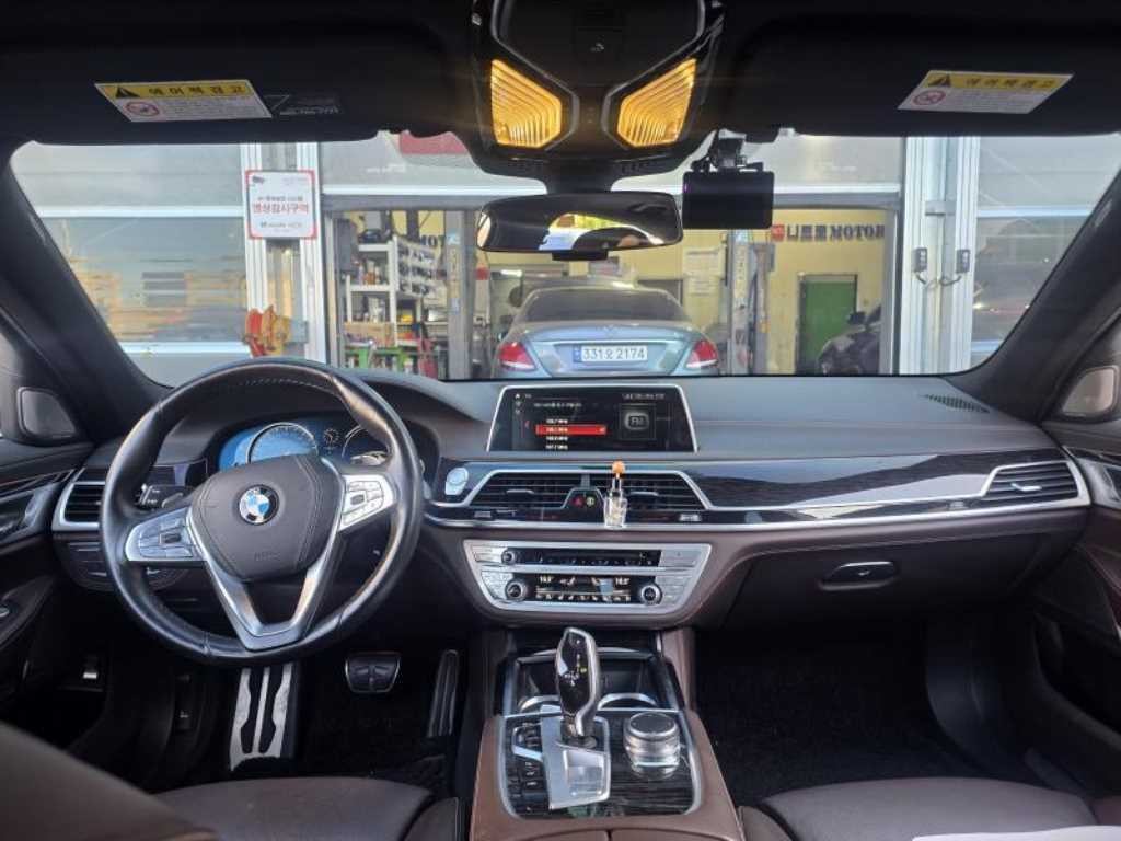 BMW 7시리즈 7시리즈 (G11) 730d xDrive M 스포츠 이미지 16
