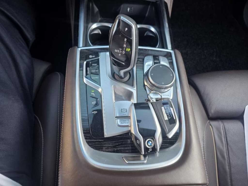 BMW 7시리즈 7시리즈 (G11) 730d xDrive M 스포츠 이미지 5