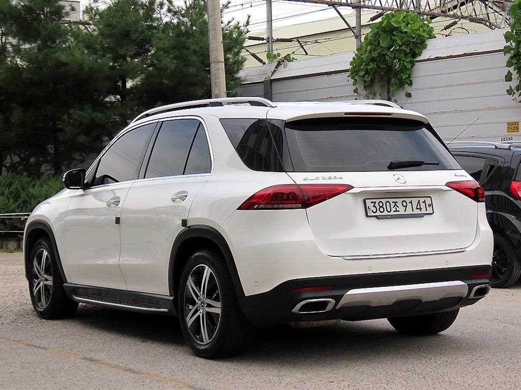 벤츠 GLE 클래스 GLE 클래스 W167 GLE 300d 4MATIC 이미지 3