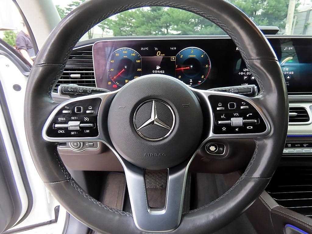 벤츠 GLE 클래스 GLE 클래스 W167 GLE 300d 4MATIC 이미지 8