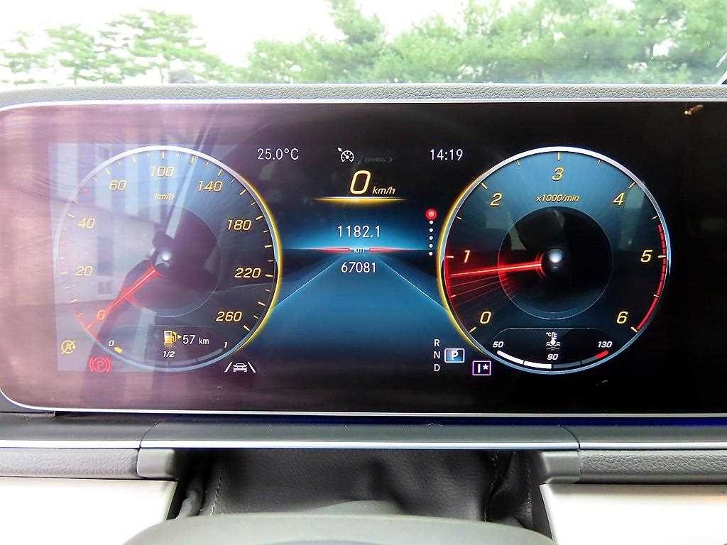벤츠 GLE 클래스 GLE 클래스 W167 GLE 300d 4MATIC 이미지 9