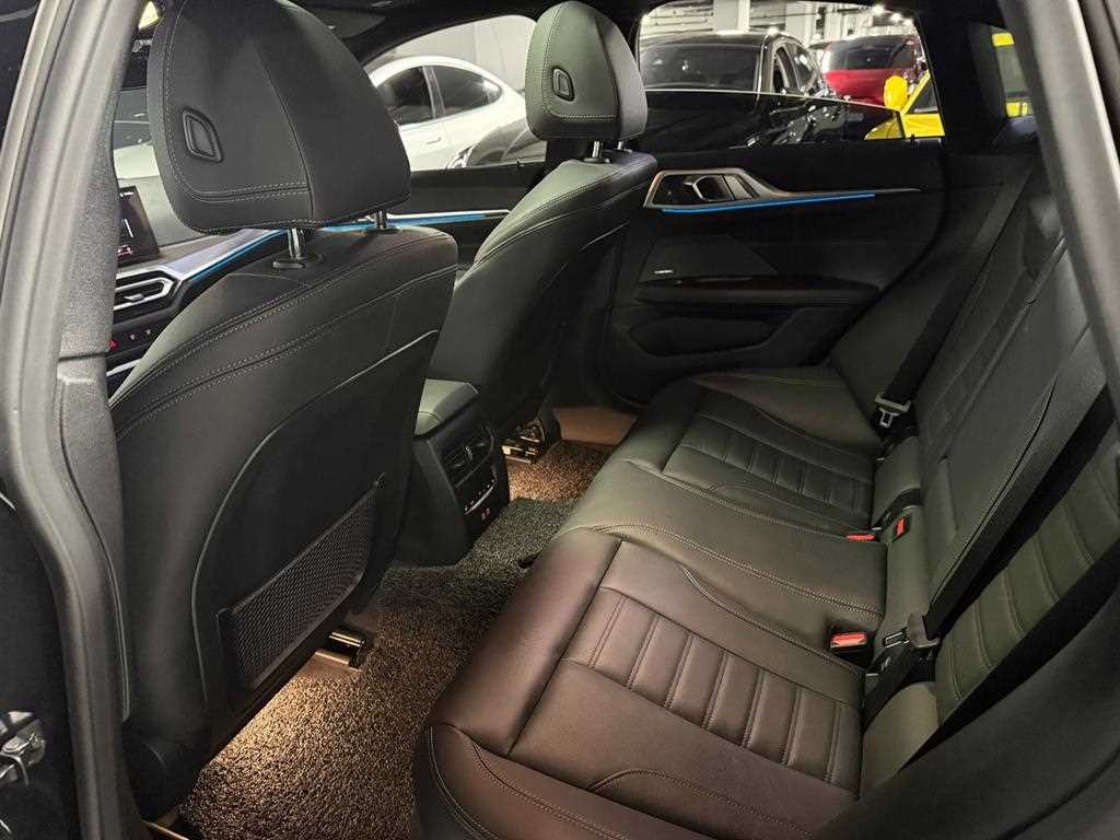 BMW i4 eDrive 40 M 스포츠 프로 이미지 11