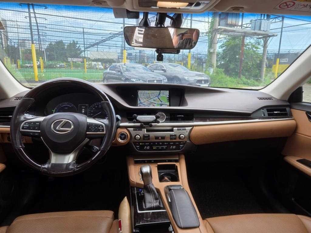 렉서스 ES 뉴ES300h 슈프림 이미지 12