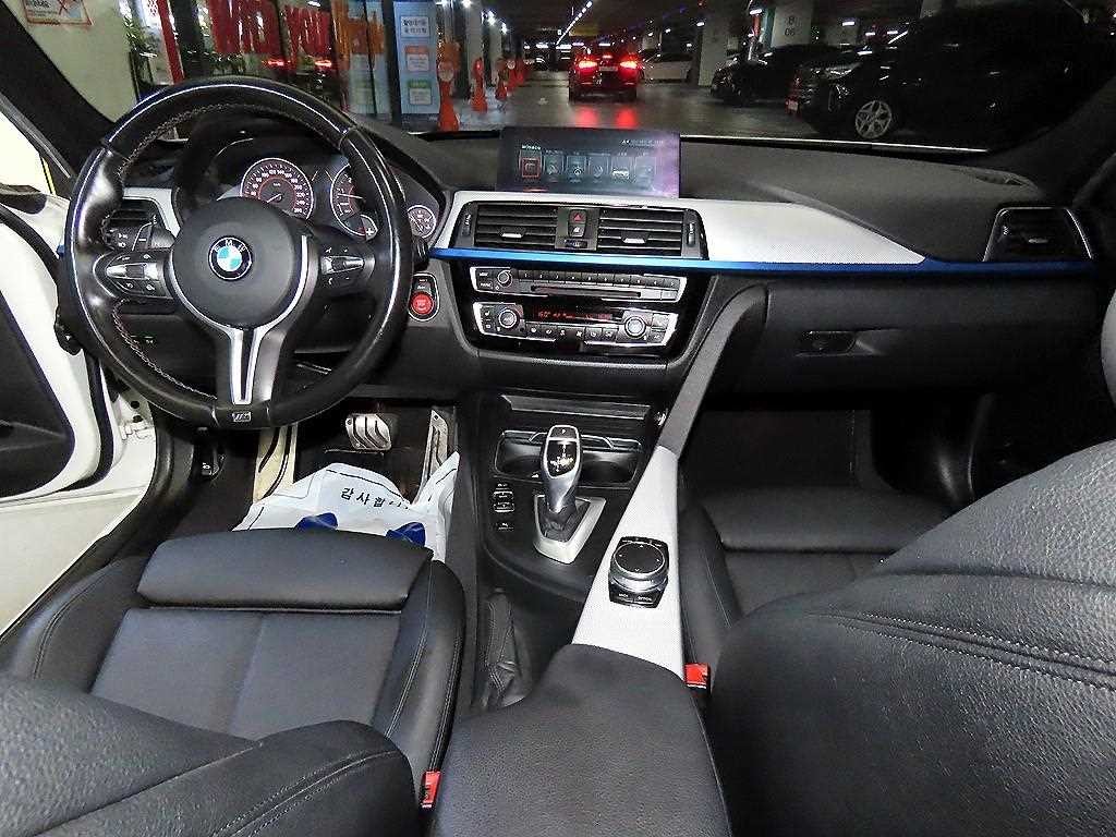 BMW 3시리즈 3시리즈 (F30) 320i M 스포츠 이미지 10