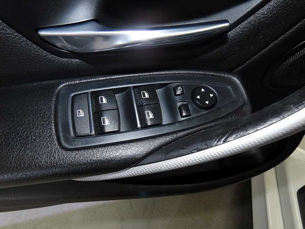 BMW 3시리즈 3시리즈 (F30) 320i M 스포츠 이미지 13
