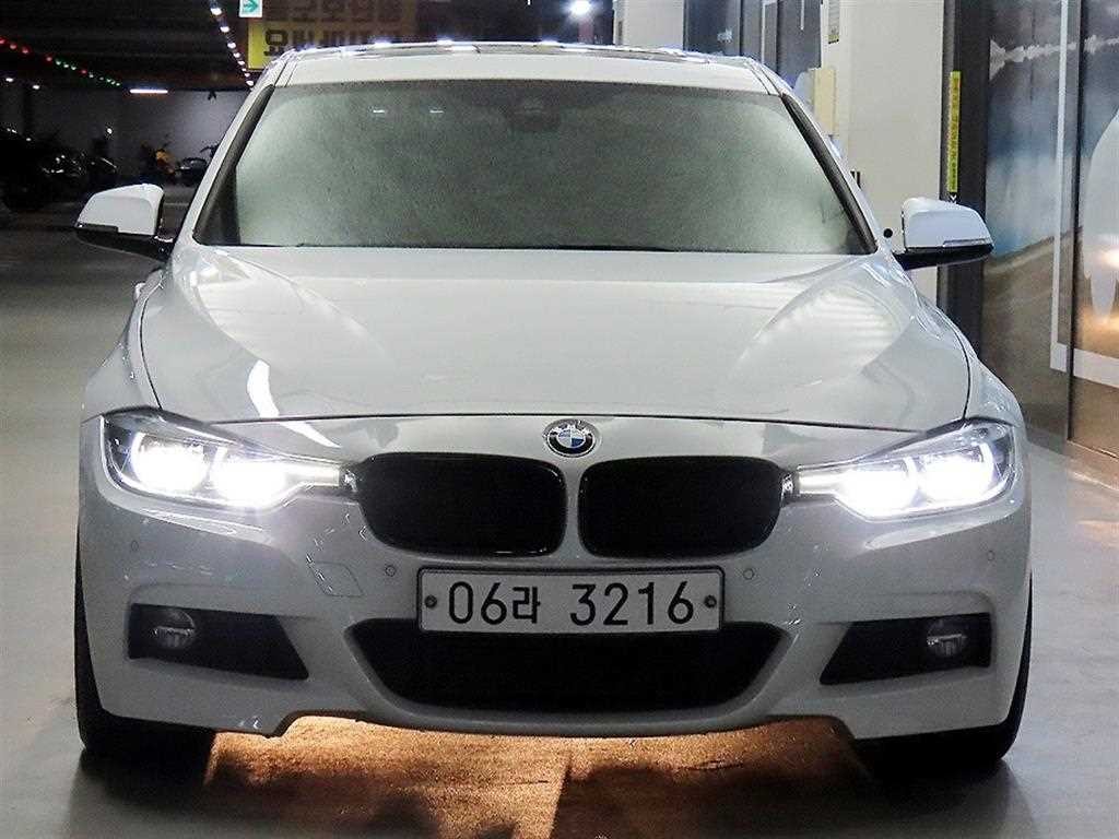 BMW 3시리즈 3시리즈 (F30) 320i M 스포츠 이미지 2