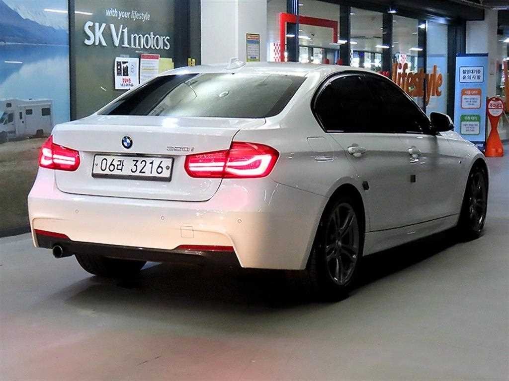 BMW 3시리즈 3시리즈 (F30) 320i M 스포츠 이미지 4