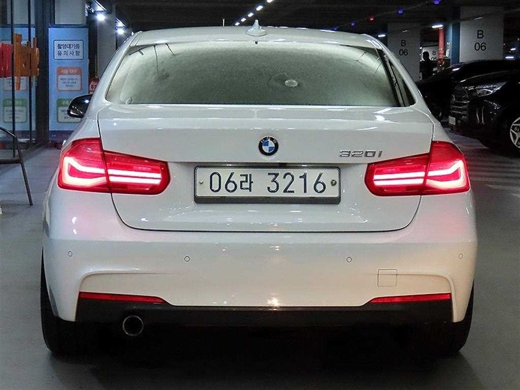 BMW 3시리즈 3시리즈 (F30) 320i M 스포츠 이미지 5