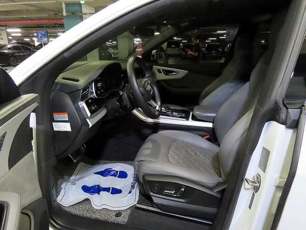 아우디 Q8 50 TDI 콰트로 프리미엄 이미지 6