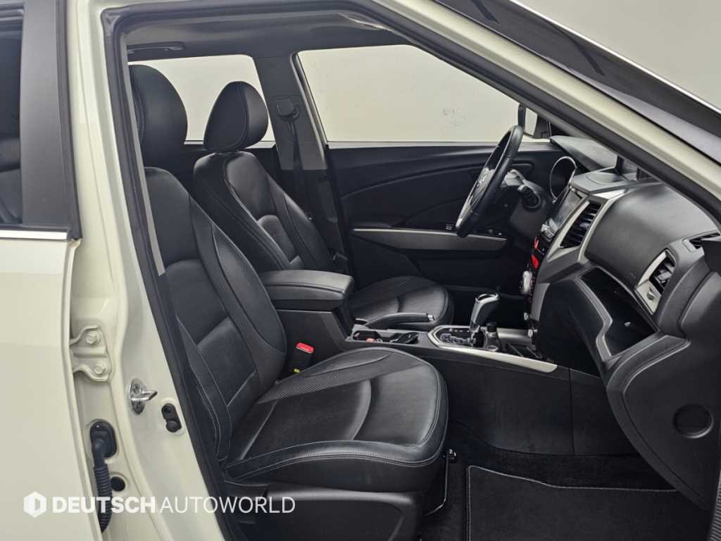 KG모빌리티(쌍용) 티볼리 디젤 2WD 1.6 LX 이미지 10