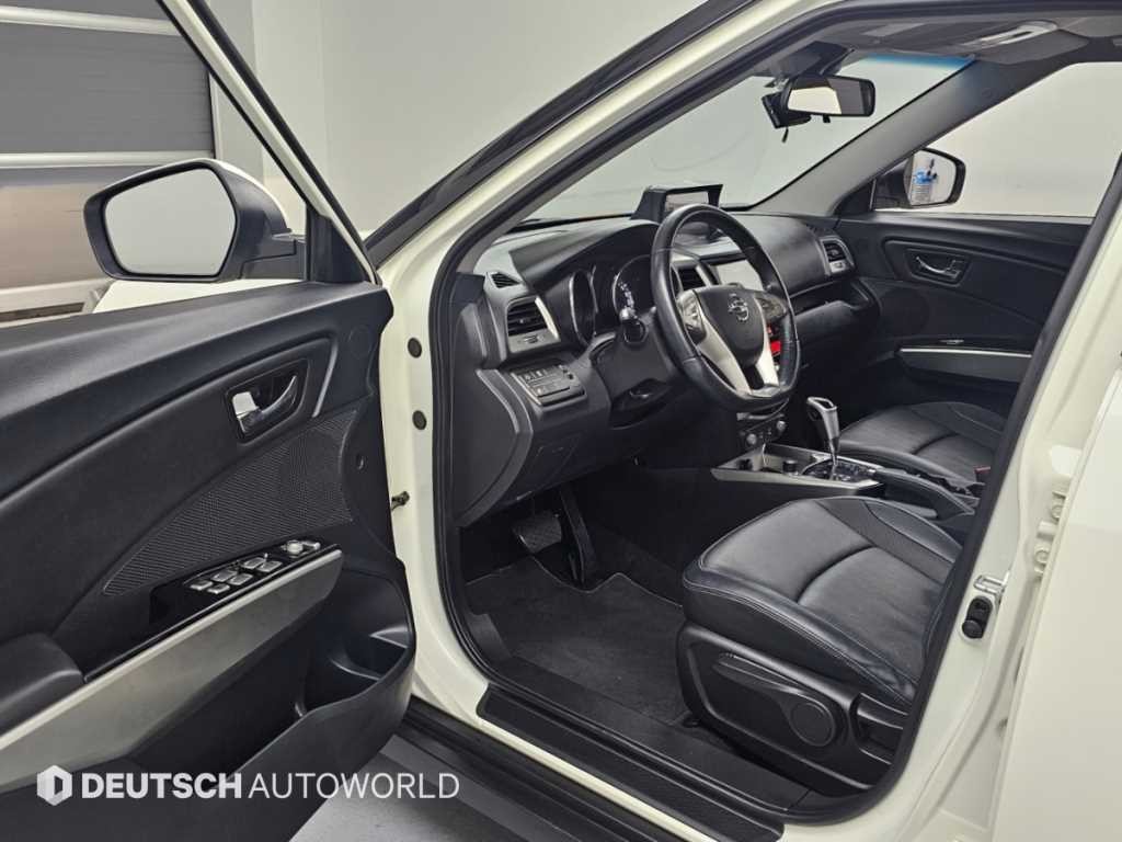 KG모빌리티(쌍용) 티볼리 디젤 2WD 1.6 LX 이미지 11