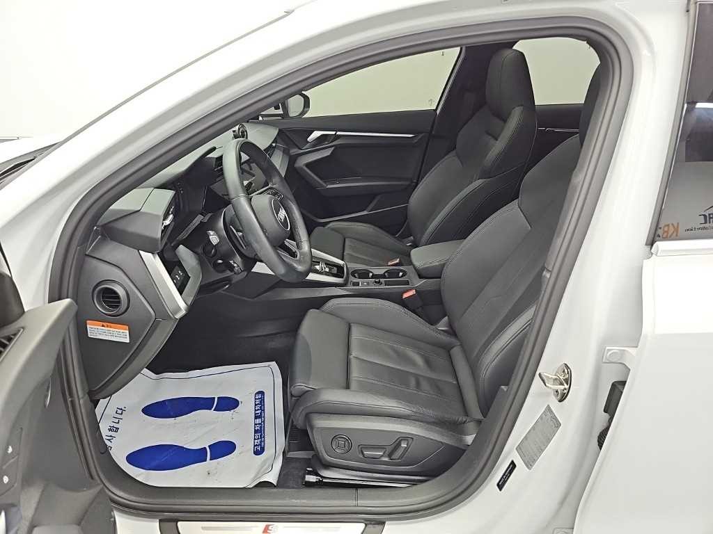 아우디 A3 A3(8Y) 40 TFSI 프리미엄 이미지 11
