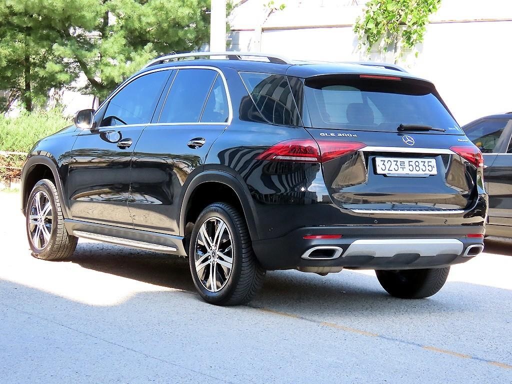 벤츠 GLE 클래스 GLE 클래스 W167 GLE 300d 4MATIC 이미지 3
