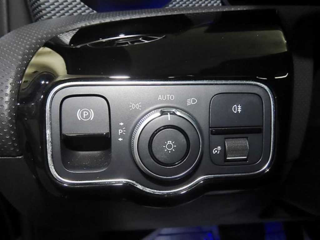 벤츠 A 클래스 A클래스 W177 A250 4MATIC 세단 이미지 15