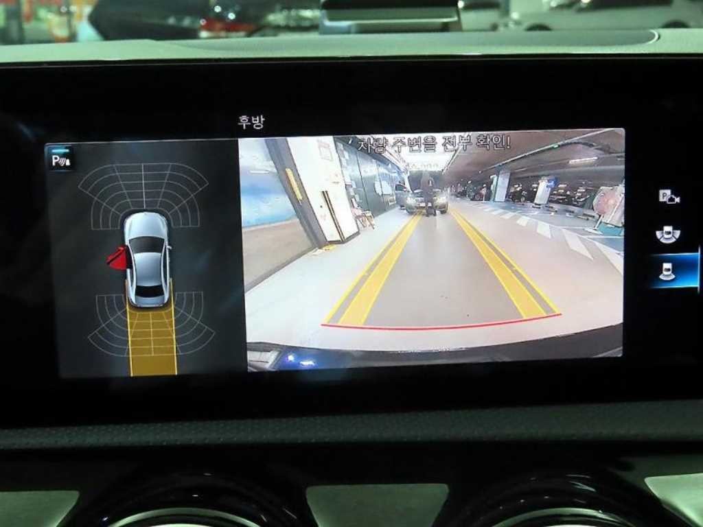 벤츠 A 클래스 A클래스 W177 A250 4MATIC 세단 이미지 16