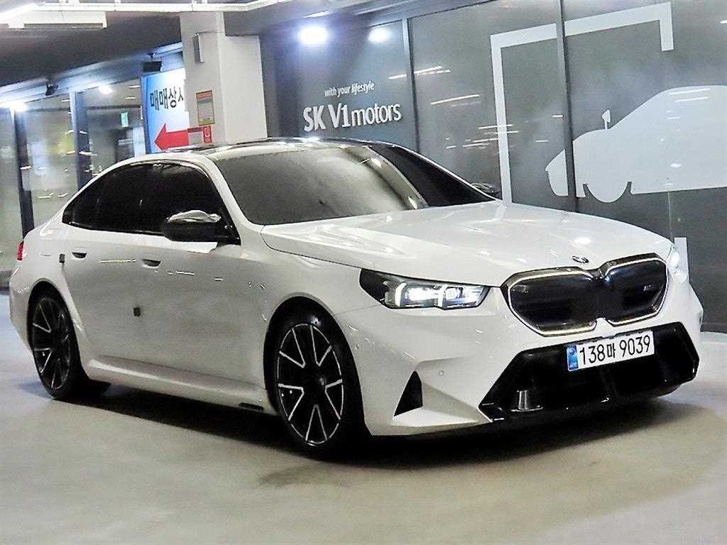 BMW 5시리즈 M5 (F90, F10) M5 세단 이미지 1