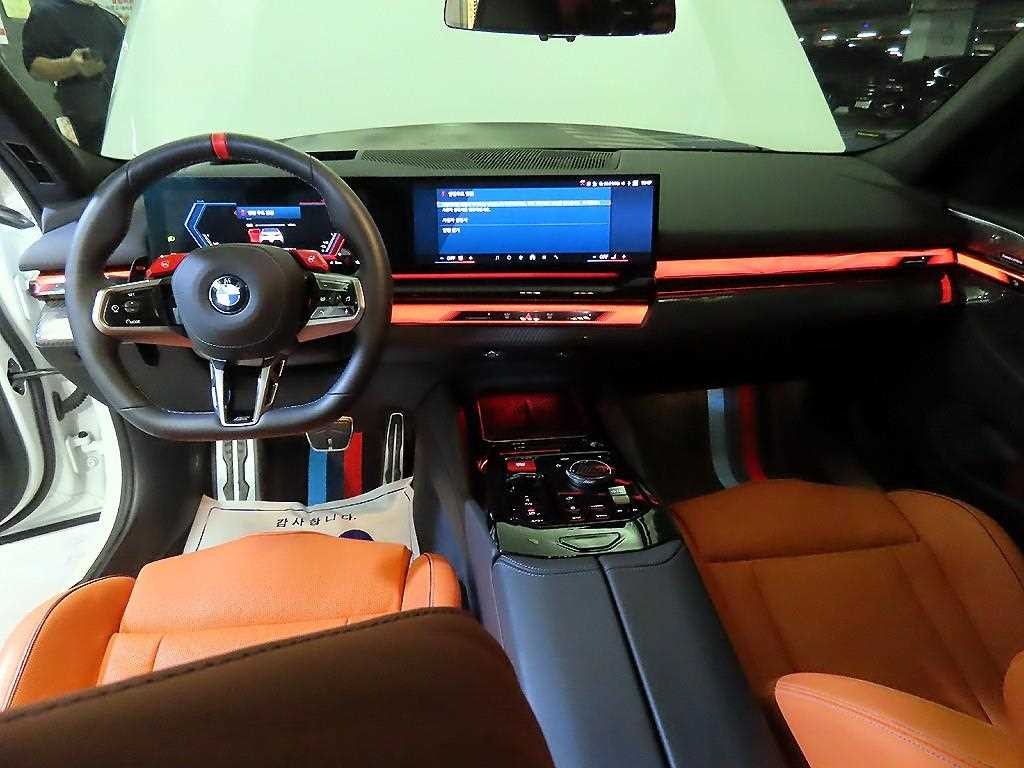 BMW 5시리즈 M5 (F90, F10) M5 세단 이미지 10