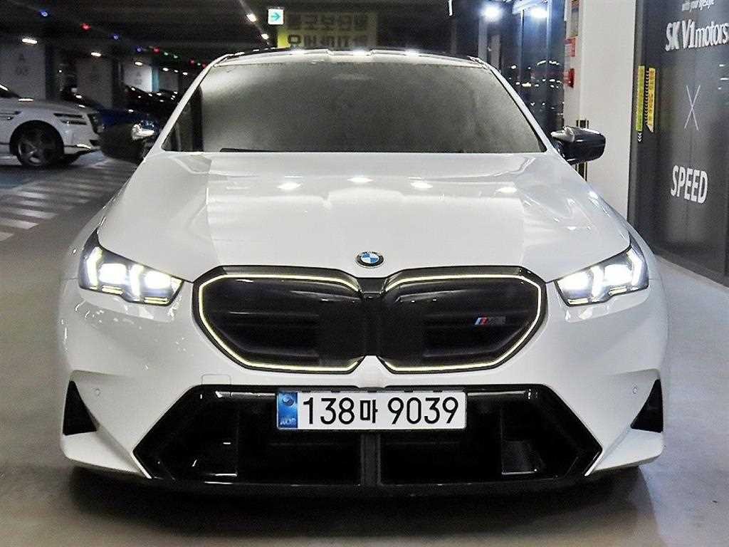 BMW 5시리즈 M5 (F90, F10) M5 세단 이미지 2