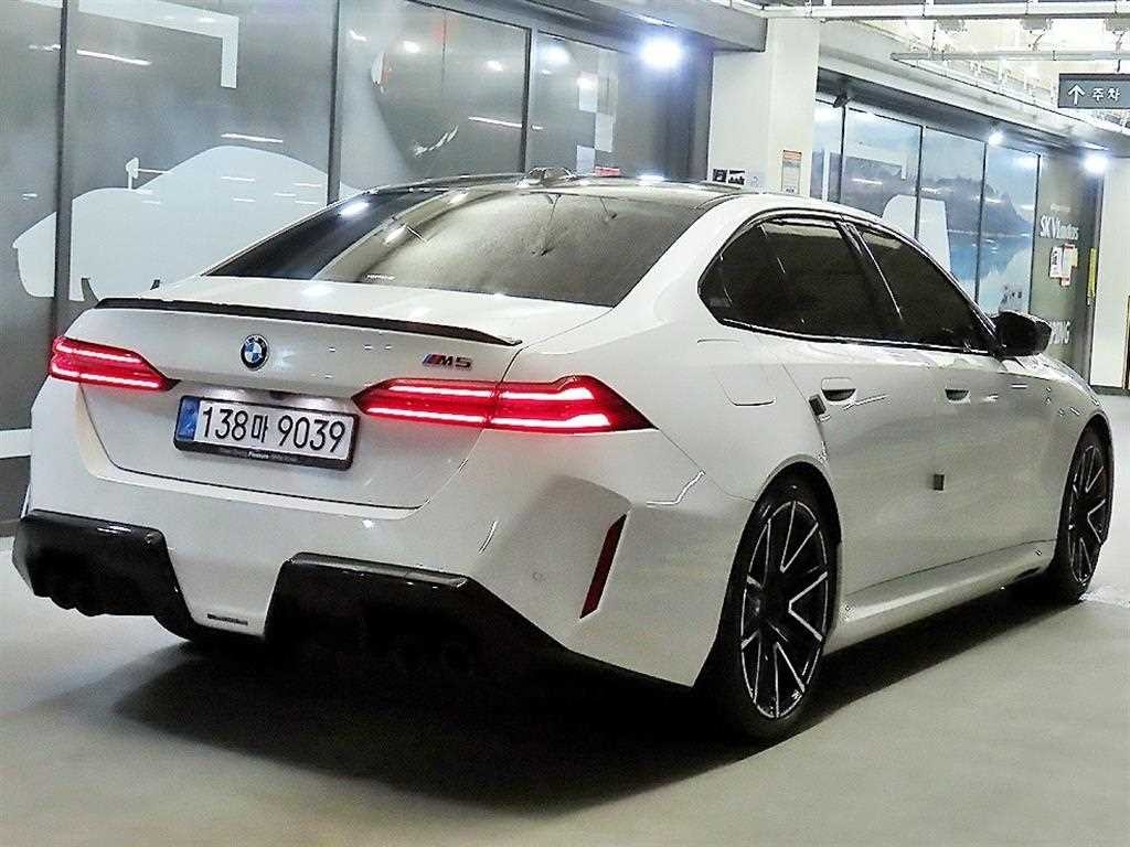 BMW 5시리즈 M5 (F90, F10) M5 세단 이미지 4