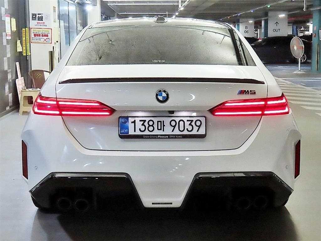 BMW 5시리즈 M5 (F90, F10) M5 세단 이미지 5