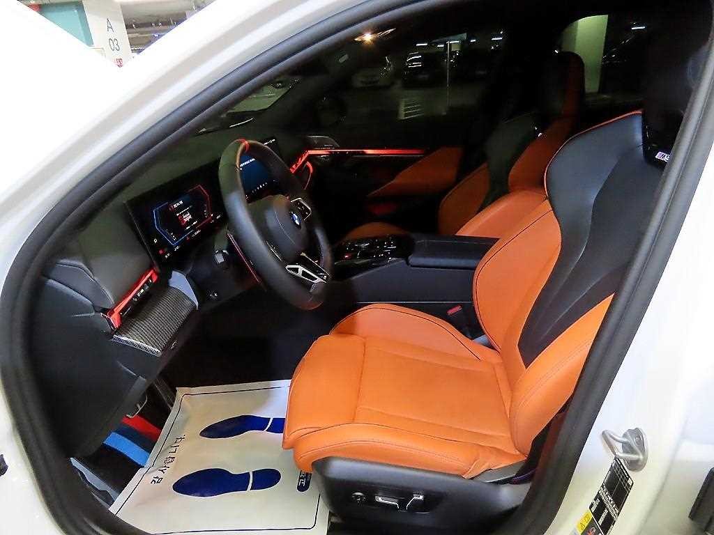 BMW 5시리즈 M5 (F90, F10) M5 세단 이미지 6