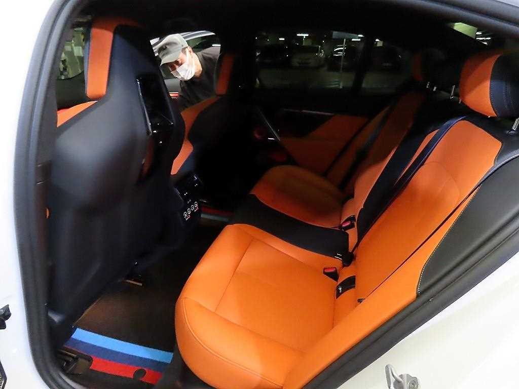 BMW 5시리즈 M5 (F90, F10) M5 세단 이미지 7