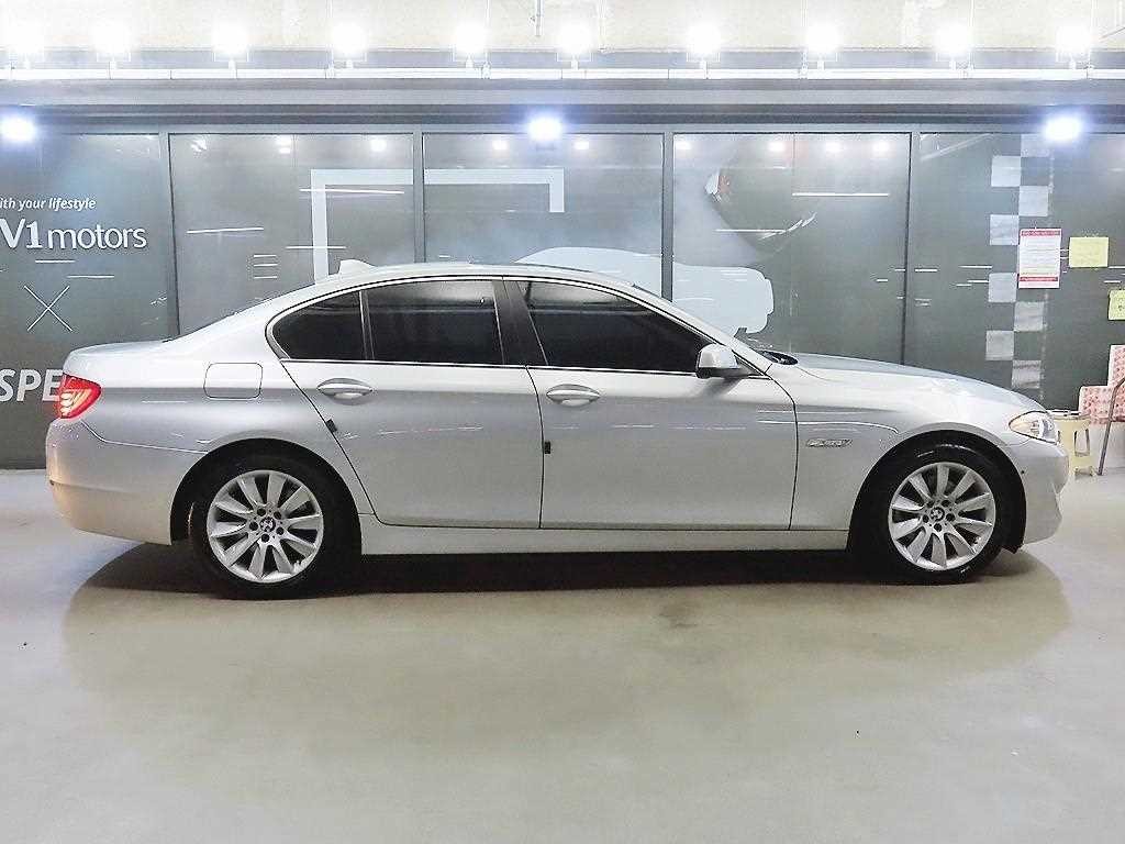 BMW 5시리즈 5시리즈 (F10) 528i xDrive 이미지 3