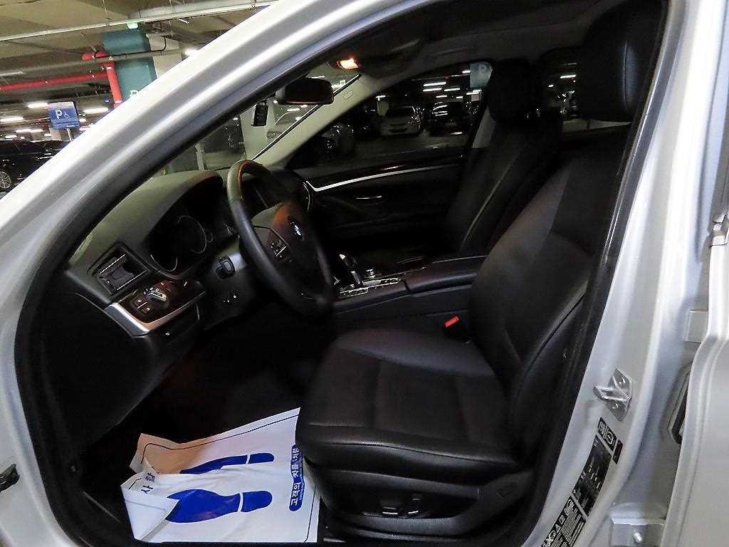 BMW 5시리즈 5시리즈 (F10) 528i xDrive 이미지 6