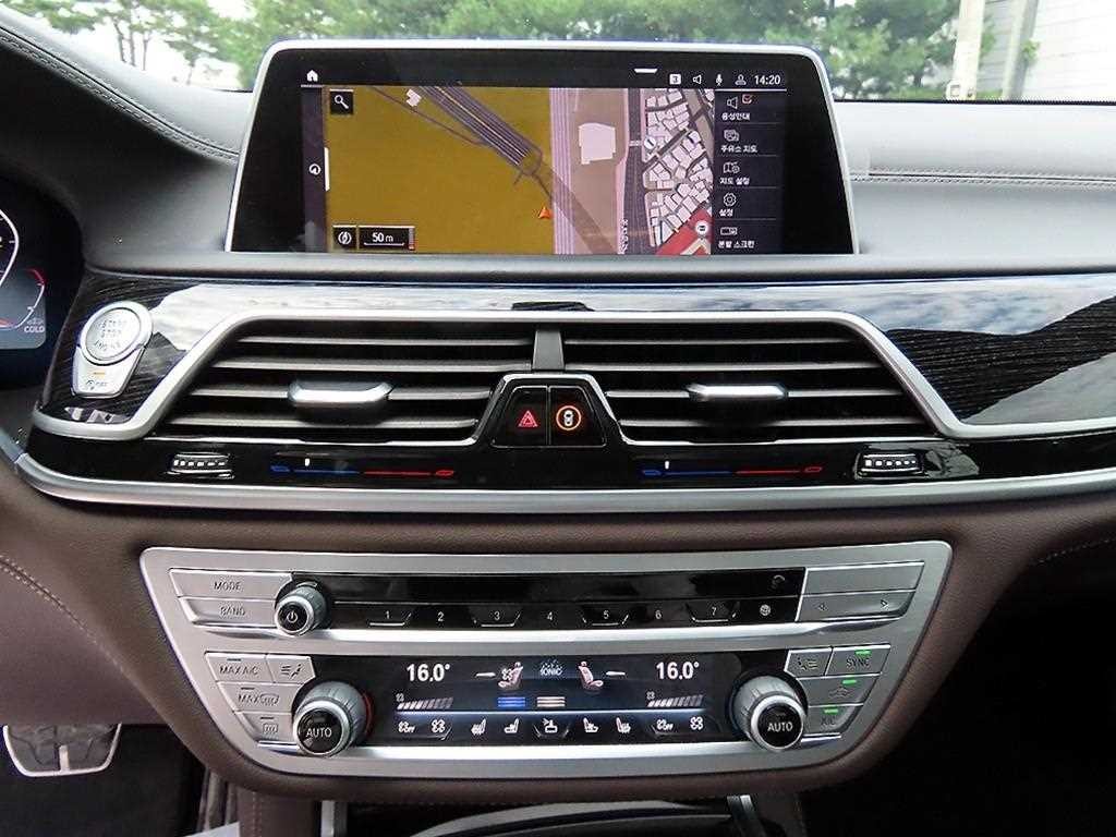 BMW 7시리즈 7시리즈 (G11) 730d xDrive M 스포츠 이미지 13