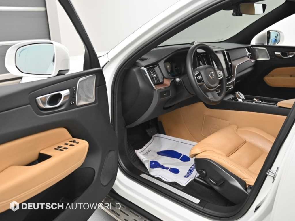 볼보 XC60 XC60(2세대) B6 AWD 얼티메이트 브라이트 이미지 11