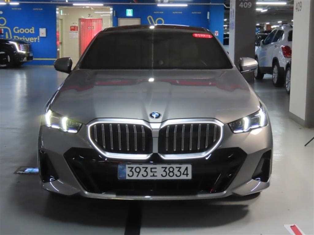 BMW 5시리즈 5시리즈 (G60) 520i M 스포츠 이미지 1