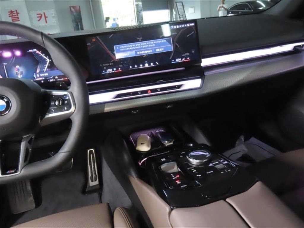 BMW 5시리즈 5시리즈 (G60) 520i M 스포츠 이미지 16