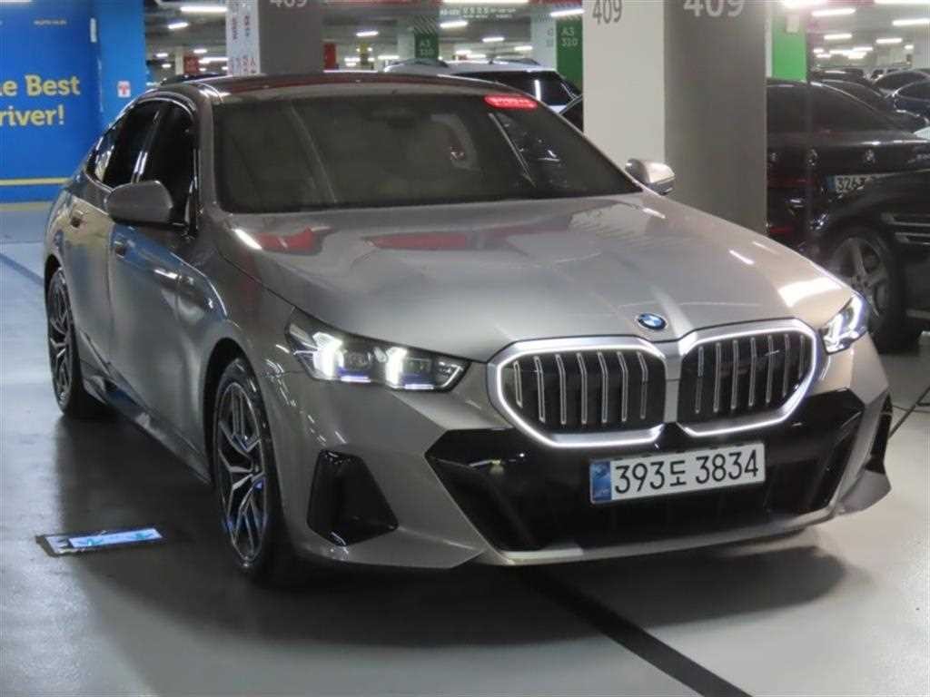 BMW 5시리즈 5시리즈 (G60) 520i M 스포츠 이미지 2