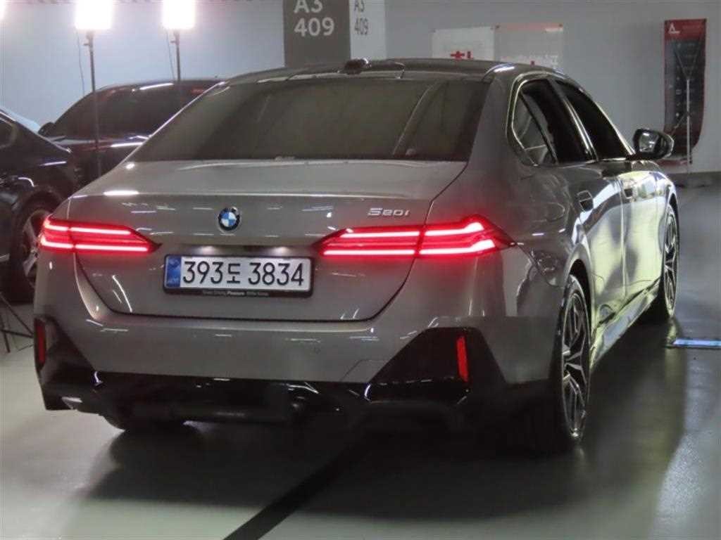 BMW 5시리즈 5시리즈 (G60) 520i M 스포츠 이미지 3