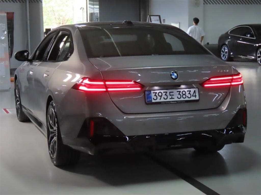 BMW 5시리즈 5시리즈 (G60) 520i M 스포츠 이미지 4