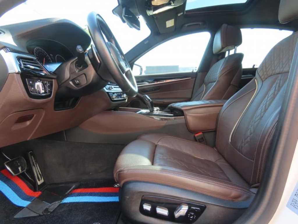BMW 5시리즈 5시리즈 (G30) 530i M 스포츠 플러스 이미지 16