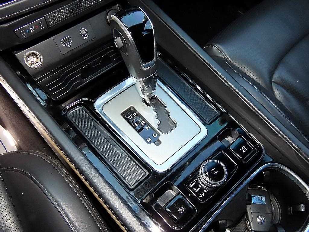 KG모빌리티(쌍용) 렉스턴 G4렉스턴 디젤 2.2 4WD 프라임 이미지 10