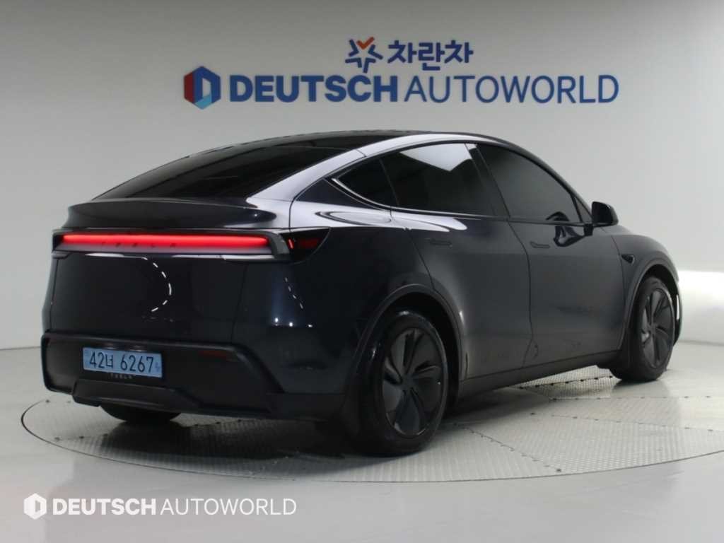 테슬라 모델 Y 프리미엄 RWD 이미지 2