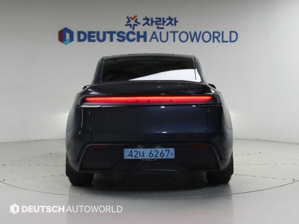 테슬라 모델 Y 프리미엄 RWD 이미지 4