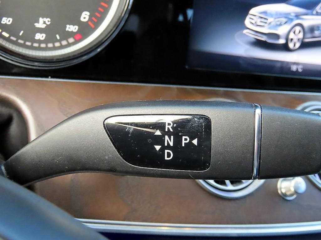 벤츠 E 클래스 E-클래스 W213 E220d 4MATIC 익스클루시브 이미지 11