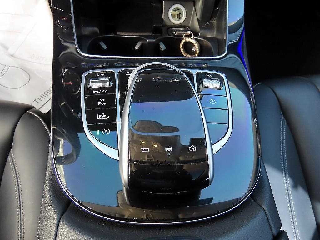 벤츠 E 클래스 E-클래스 W213 E220d 4MATIC 익스클루시브 이미지 12