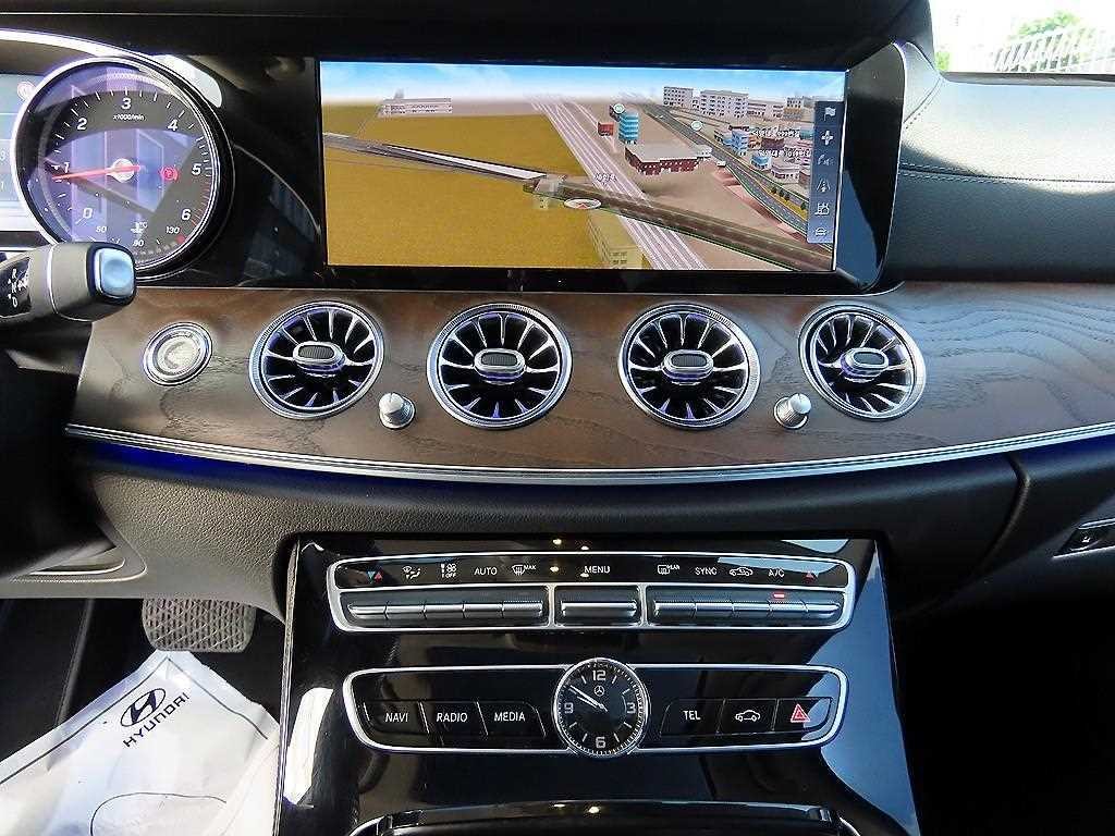 벤츠 E 클래스 E-클래스 W213 E220d 4MATIC 익스클루시브 이미지 13