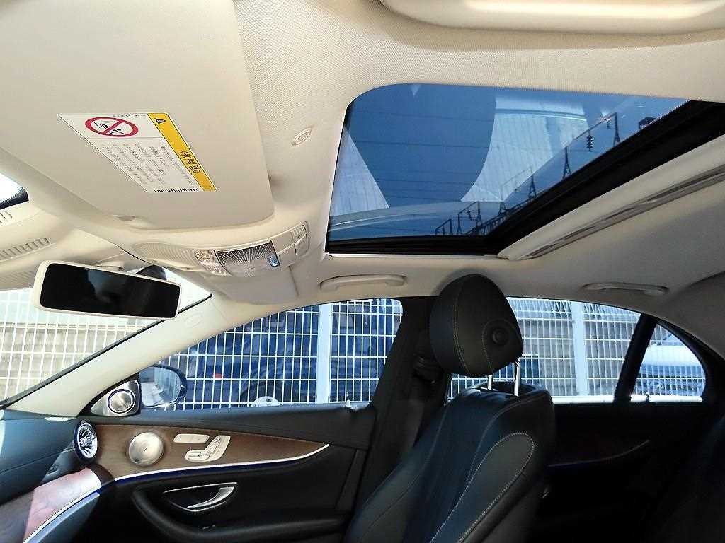 벤츠 E 클래스 E-클래스 W213 E220d 4MATIC 익스클루시브 이미지 16