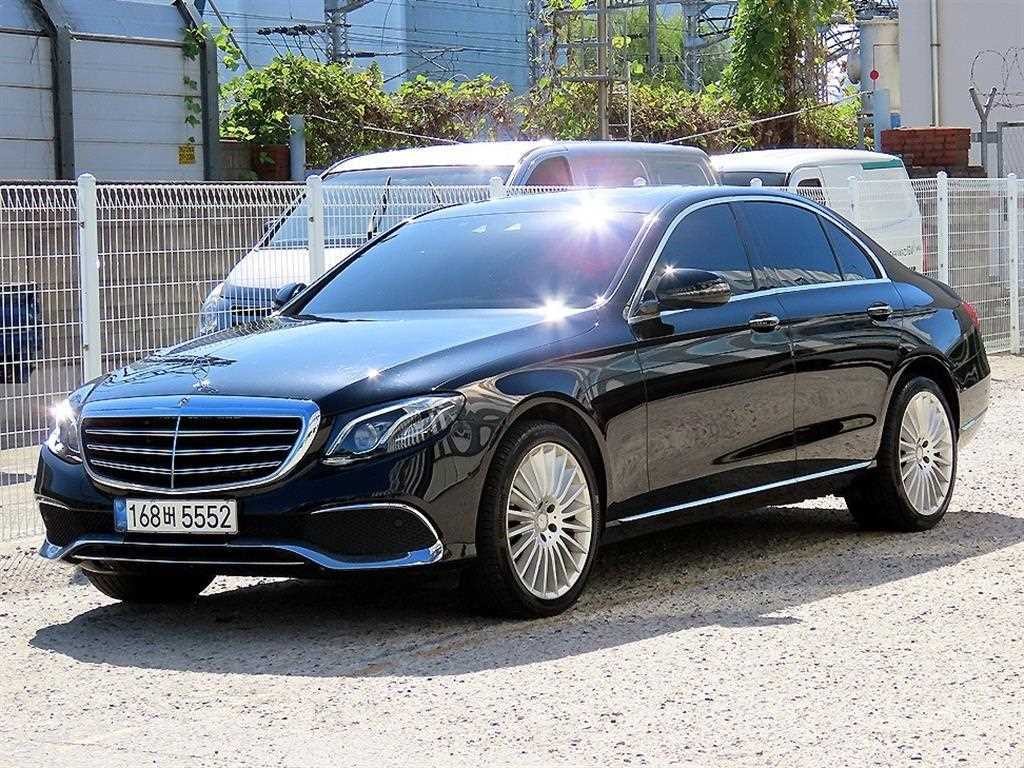벤츠 E 클래스 E-클래스 W213 E220d 4MATIC 익스클루시브 이미지 2