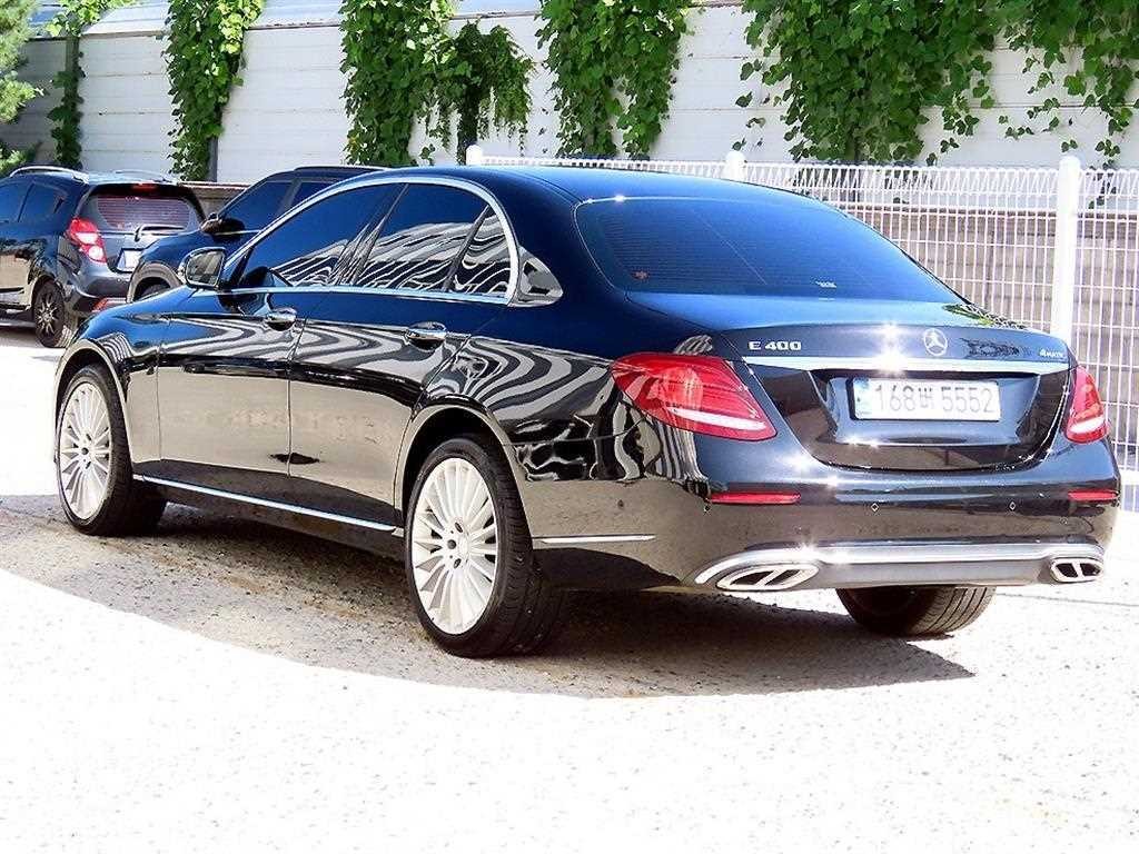 벤츠 E 클래스 E-클래스 W213 E220d 4MATIC 익스클루시브 이미지 3