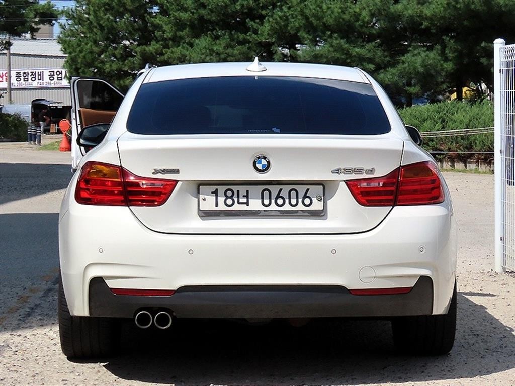 BMW 4시리즈 4시리즈 (F32) 435d xDRIVE 그란쿠페 M 스포츠 이미지 4