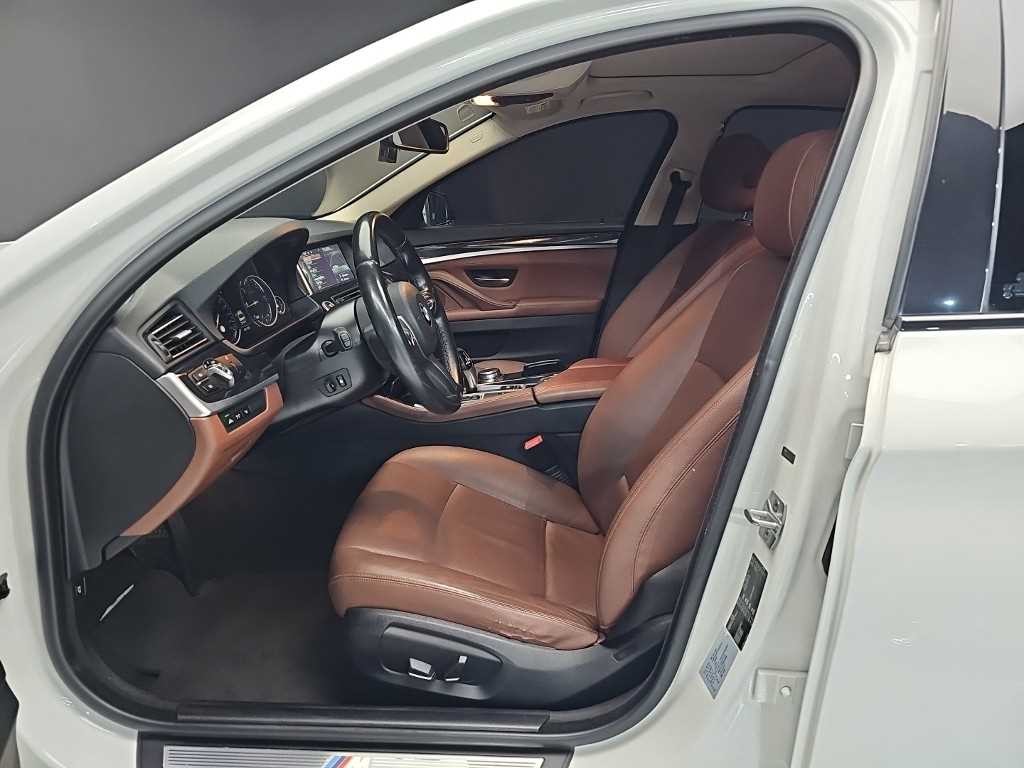 BMW 5시리즈 5시리즈 (F10) 520d M 에어로다이나믹 프로 이미지 11