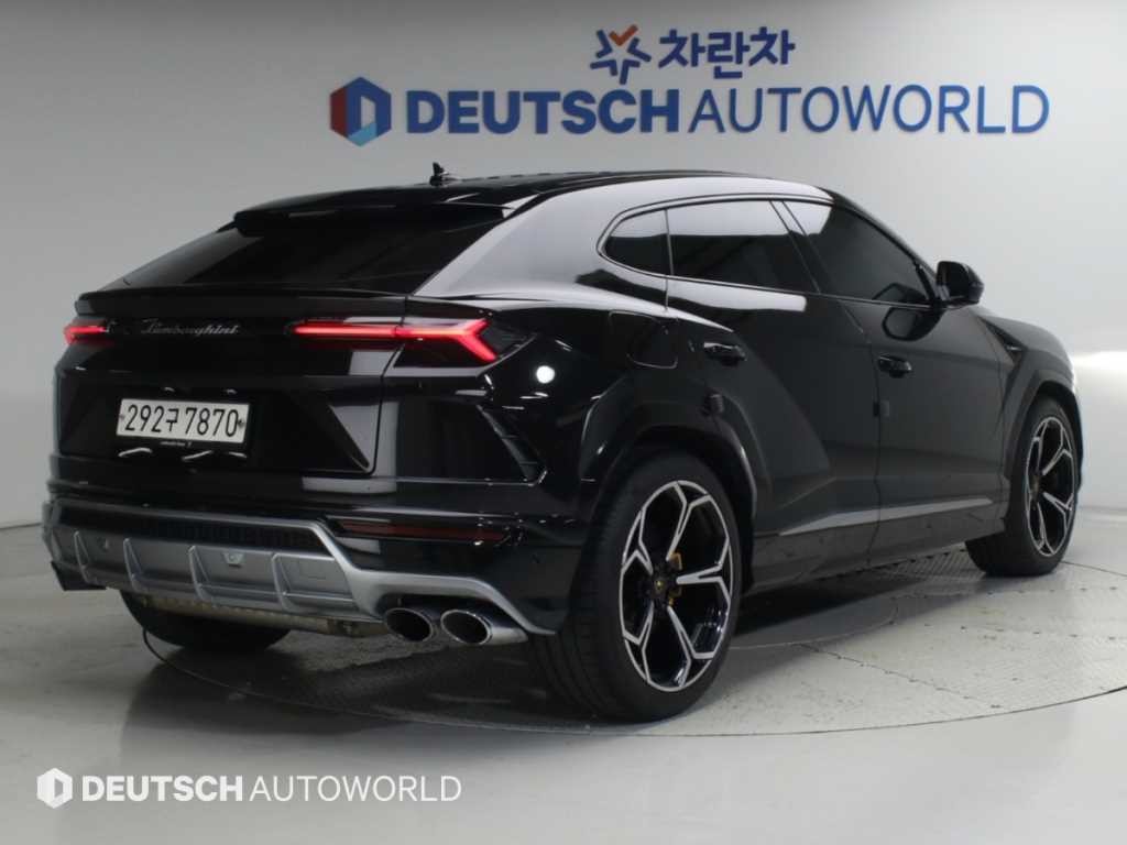 람보르기니 우루스 4.0 V8 이미지 2